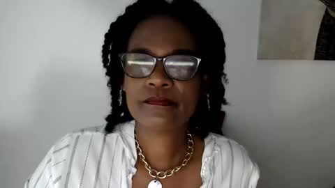 Snapshot of roushlove chatting on 6, 6, 2026 luxa online show from 6, 6, 2026