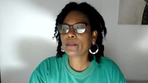 Snapshot of roushlove chatting on 7, 6, 2026 luxa online show from 7, 6, 2026
