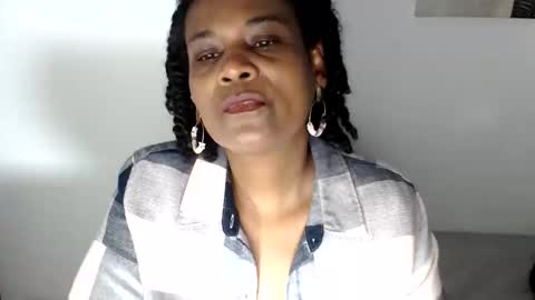 Snapshot of roushlove chatting on 8, 6, 2026 luxa online show from 8, 6, 2026