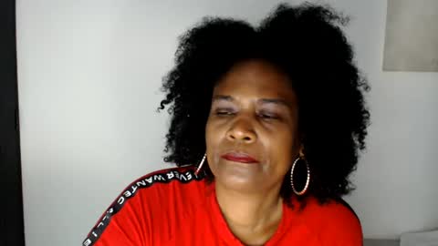 Snapshot of roushlove chatting on 12, 6, 2026 luxa online show from 12, 6, 2026
