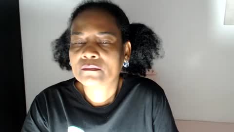 Snapshot of roushlove chatting on 17, 6, 2026 luxa online show from 17, 6, 2026