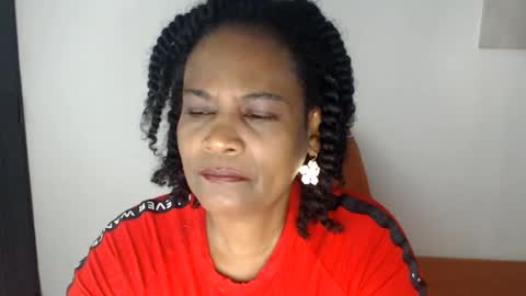 Snapshot of roushlove chatting on 12, 7, 2026 luxa online show from 12, 7, 2026