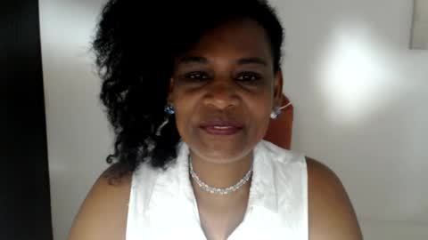 Snapshot of roushlove chatting on 18, 7, 2026 luxa online show from 18, 7, 2026