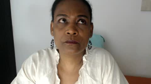 Snapshot of roushlove chatting on 3, 8, 2026 luxa online show from 3, 8, 2026