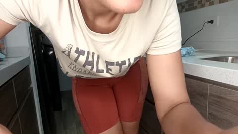 Snapshot of rouss_henao chatting on 4, 3, 2025 Rouss marie henao online show from 4, 3, 2025