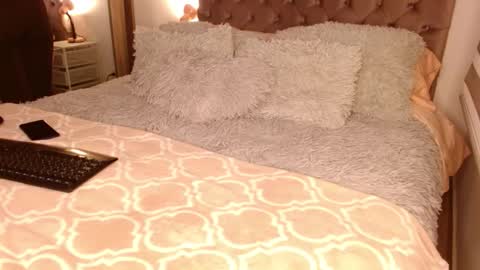 Snapshot of rouss_henao chatting on 7, 10, 2025 Rouss marie henao online show from 7, 10, 2025