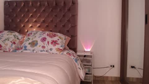 Rouss marie henao  online show from 1, 12, 2025