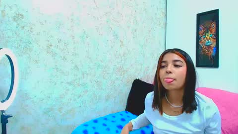 rousse_violet online show from 10, 3, 2025