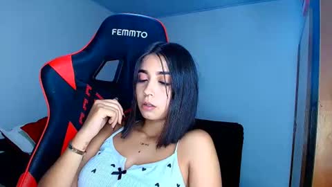 rousse_violet online show from 12, 4, 2026