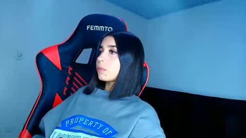 rousse_violet online show from 17, 4, 2026