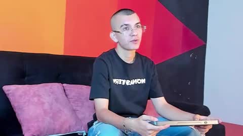 Snapshot of rowancley chatting on 25, 9, 2025 Rowan online show from 25, 9, 2025