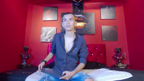 Snapshot of rowancley chatting on 29, 9, 2025 Rowan online show from 29, 9, 2025