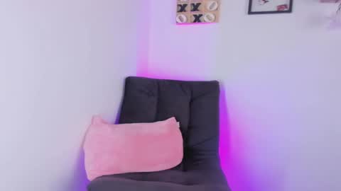 Snapshot of roxan_ne chatting on 16, 9, 2025 Roxx online show from 16, 9, 2025