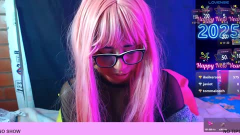 roxxy online show from 4, 1, 2025