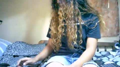 Snapshot of roxanne_98 chatting on 18, 1, 2025 roxanne_98 online show from 18, 1, 2025