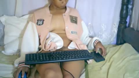 Snapshot of roxanne_98 chatting on 16, 2, 2025 roxanne_98 online show from 16, 2, 2025