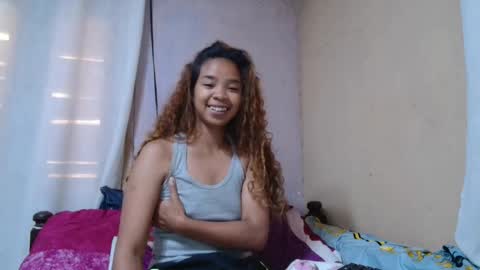 Snapshot of roxanne_98 chatting on 8, 10, 2025 roxanne_98 online show from 8, 10, 2025