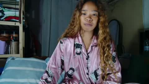 roxanne_98 online show from 16, 4, 2026