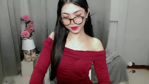 Snapshot of roxie_fuckdoll chatting on 1, 1, 2025 Roxie online show from 1, 1, 2025