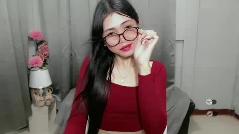Snapshot of roxie_fuckdoll chatting on 6, 1, 2025 Roxie online show from 6, 1, 2025