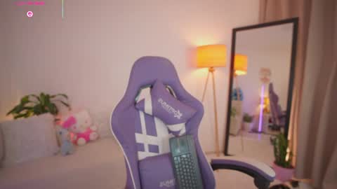 Snapshot of roxie_gates chatting on 22, 6, 2026 R O X I E online show from 22, 6, 2026