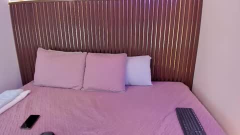 Roxie  online show from 15, 10, 2025