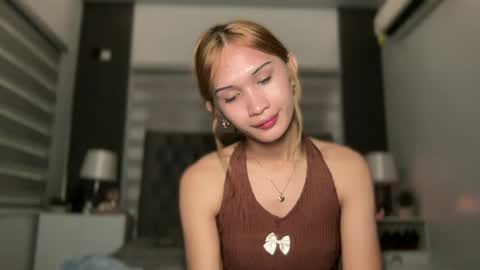 Snapshot of roxie_walton69x chatting on 9, 7, 2026 Roxie online show from 9, 7, 2026