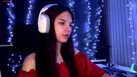 Snapshot of roxiepiurkowski chatting on 19, 7, 2026 Hana online show from 19, 7, 2026