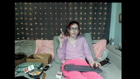 roxihazeleyes online show from 23, 2, 2025