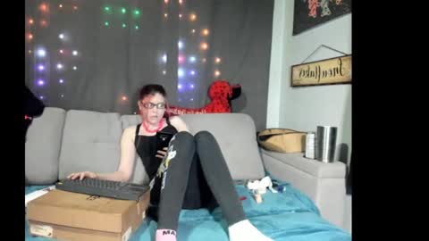 roxihazeleyes online show from 10, 9, 2025