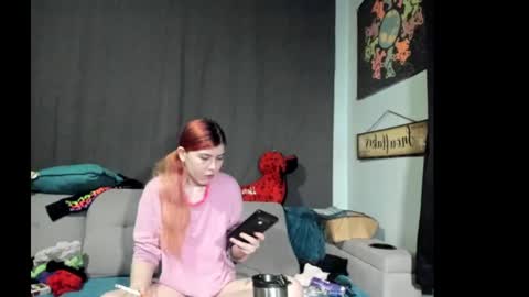 roxihazeleyes online show from 25, 9, 2025