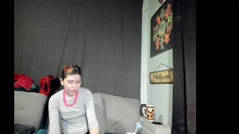 roxihazeleyes online show from 21, 10, 2025