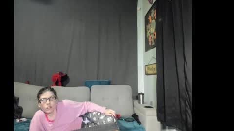 roxihazeleyes online show from 15, 11, 2025