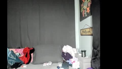 roxihazeleyes online show from 9, 2, 2026