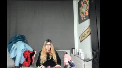 roxihazeleyes online show from 13, 2, 2026