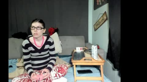 roxihazeleyes online show from 19, 4, 2026