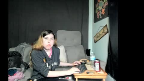 roxihazeleyes online show from 23, 5, 2026