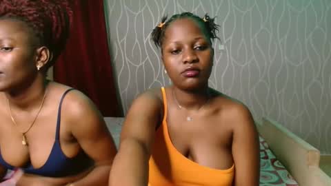 Snapshot of roxy_heather chatting on 4, 11, 2025 Roxy online show from 4, 11, 2025