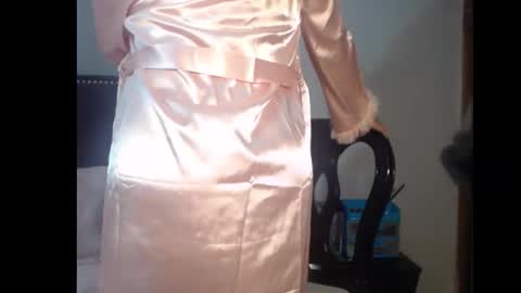 Snapshot of roxy_love21 chatting on 10, 10, 2025 Rox online show from 10, 10, 2025