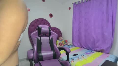 Snapshot of roxy_lu_07 chatting on 21, 12, 2025 Roxy online show from 21, 12, 2025