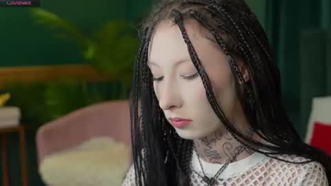 Snapshot of roxy_morrison_x chatting on 1, 7, 2026 roxanne online show from 1, 7, 2026
