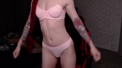 Snapshot of roxy_silver chatting on 9, 7, 2026 Roxy online show from 9, 7, 2026