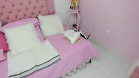 Snapshot of roxy_swt7 chatting on 25, 5, 2026 roxy_swt7 online show from 25, 5, 2026