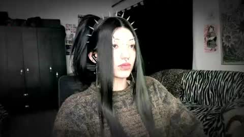 Roxy Independient model Help me to reach 50 thumbs up online show from 1, 8, 2026