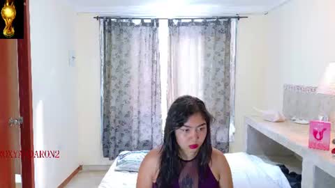 Snapshot of roxyandaron2 chatting on 21, 6, 2026 RoxyAron online show from 21, 6, 2026