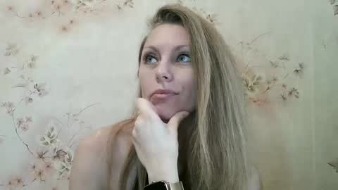 roxyfox18x01 online show from 12, 2, 2026