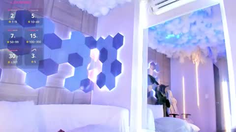    online show from 17, 10, 2025