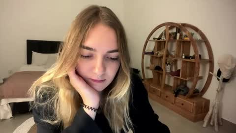 Roxy online show from 27, 3, 2026