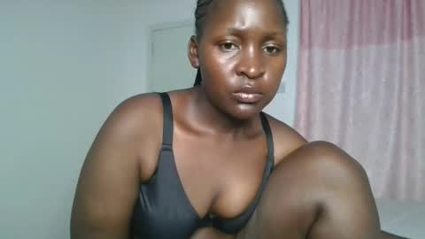 Snapshot of royal_goddes chatting on 5, 5, 2026 goddes online show from 5, 5, 2026