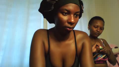 Snapshot of royal_petite10 chatting on 24, 4, 2026 kate online show from 24, 4, 2026